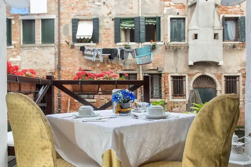 Alla Vite Dorata Venice 3*,  Italy