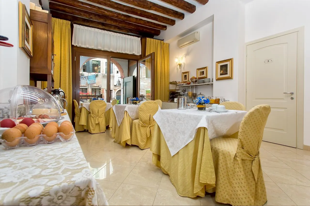 Alla Vite Dorata Venice Bed & Breakfast