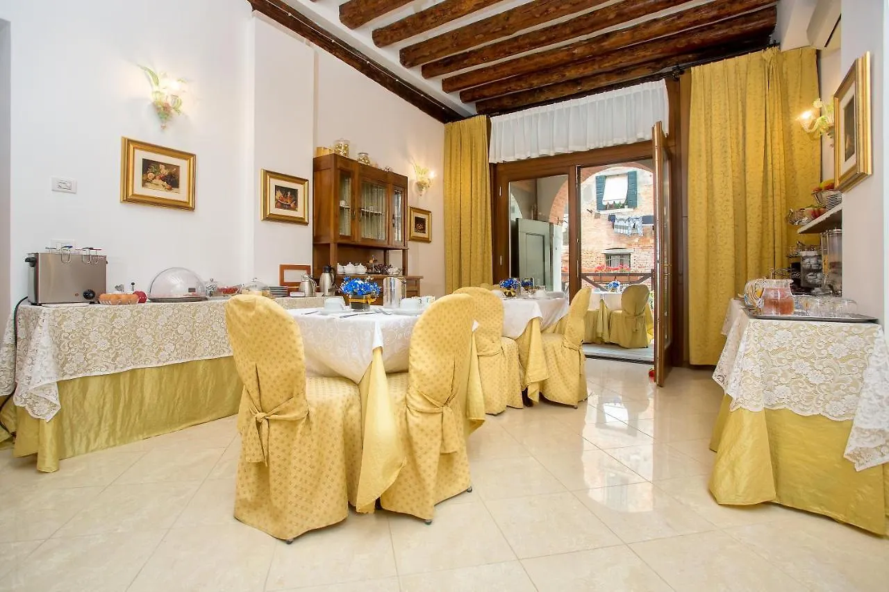 Bed & Breakfast Alla Vite Dorata Venice
